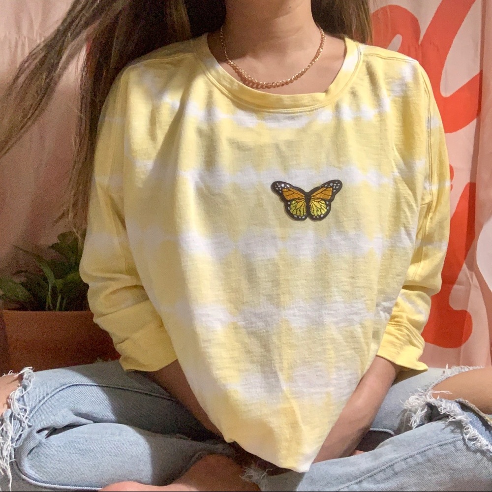 tie dye butterfly cozy sweater 💛🦋 - Picture 2 of 7